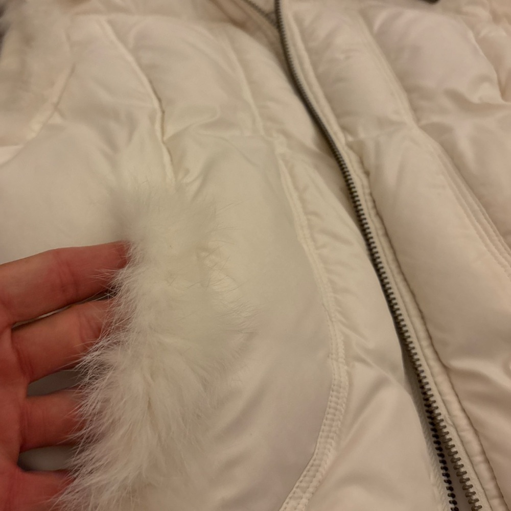 Guess Jeans Outerwear Puffer Vest w/ Fur Trim Size Medium Down Fill Off White - Picture 6 of 8
